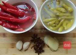 泡银耳的做法图解1