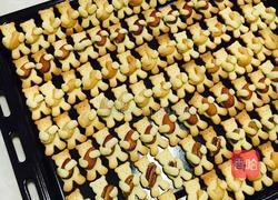 抱坚果的小熊饼干的做法图解10