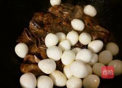 鹌鹑蛋红烧排骨的做法图解9