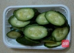 黄瓜肉末汤的做法图解1