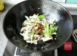 尖椒蚝油炒双菇的做法图解6