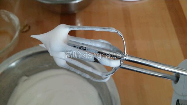 打到湿性发泡就可以 （看电话了 一不小心又打过了 介于干湿之间(*^__^*)无妨）