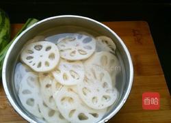 香辣藕片的做法图解1