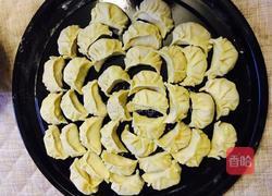 玉米胡萝卜肉沫饺的做法图解6