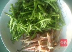 腊肉炒芦蒿的做法图解2