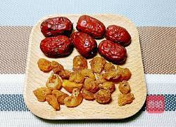 銀耳蘋果紅棗桂圓羮的做法图解4