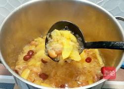 銀耳蘋果紅棗桂圓羮的做法图解8