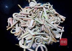 五花肉炒蕨菜的做法图解6