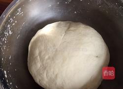 葱花火腿肠卷的做法图解2