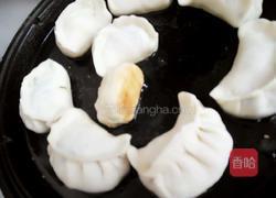 韭菜鸡蛋水煎包的做法图解9