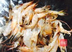 避风塘炒虾的做法图解1