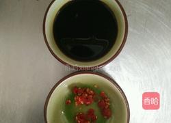 洋葱拌木耳的做法图解3