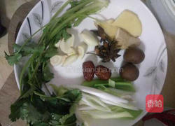 莲藕排骨汤的做法图解4