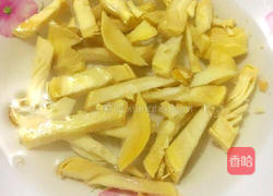 合菜（胡萝卜、春笋、红薯粉）的做法图解3