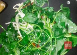 干椒酸笋红薯叶的做法图解3