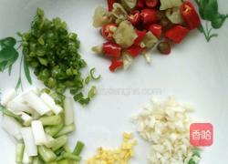 酸菜胡豆的做法图解2