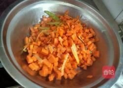 胡萝卜蛋炒饭的做法图解2