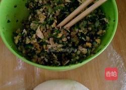 肉末青菜煎包的做法图解2
