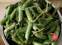 煮鲜碗豆的做法图解1