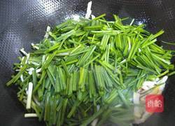 野蒜炒咸肉丝的做法图解5