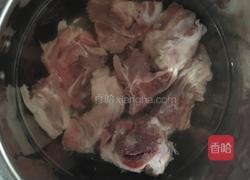 大骨海带山药的做法图解1