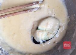 鸡蛋面粉炸蘑菇葱花肉茄盒的做法图解5