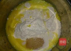 蛋奶蜜面包的做法图解1
