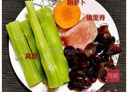 肉片炒莴苣的做法图解1