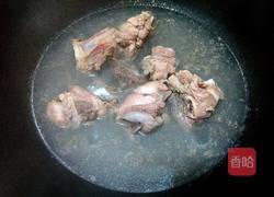 竹蔗筒骨汤的做法图解4