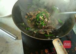 韭菜炒平菇的做法图解2