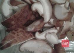 香菇炒滑鸡的做法图解5