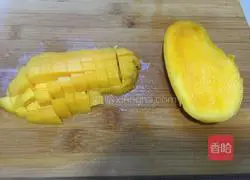 Illustration of how to make mango yogurt 6
