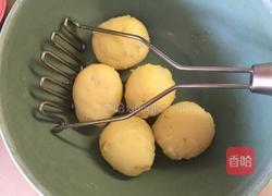 酥脆土豆饼的做法图解1
