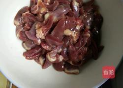 酸辣鸡心的做法图解1