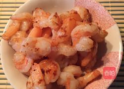 菠萝海鲜鸡柳炒黑糙米饭的做法图解6