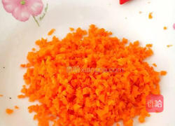 胡萝卜鸡蛋米汤羹（宝宝食谱）的做法图解2