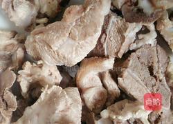 萝卜大骨汤的做法图解1