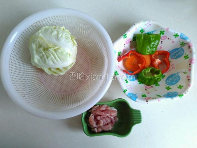 准备好所需食材，都洗净