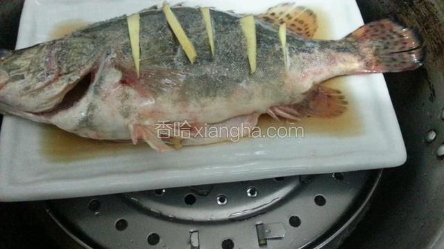 上锅蒸二十分钟，即可