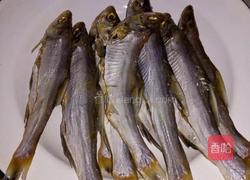 咸鱼蒸腊肠的做法图解3