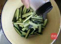 酸甜麻辣瓜条的做法图解3