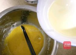 奶盖纸杯戚风的做法图解3