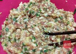 白菜猪肉饺子（麦穗饺子包法）的做法图解3
