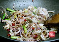 爆鱿盖浇的做法图解6