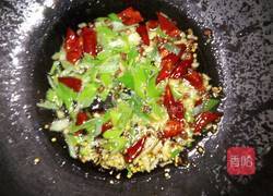 炝炒绿豆芽的做法图解3