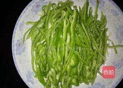 青椒炒鸡蛋的做法图解2
