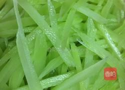 酸辣莴苣丝的做法图解1