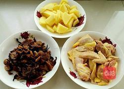 东北小鸡炖蘑菇的做法图解1