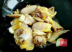 东北小鸡炖蘑菇的做法图解4