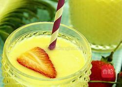 草莓菠萝奶昔的做法图解22
